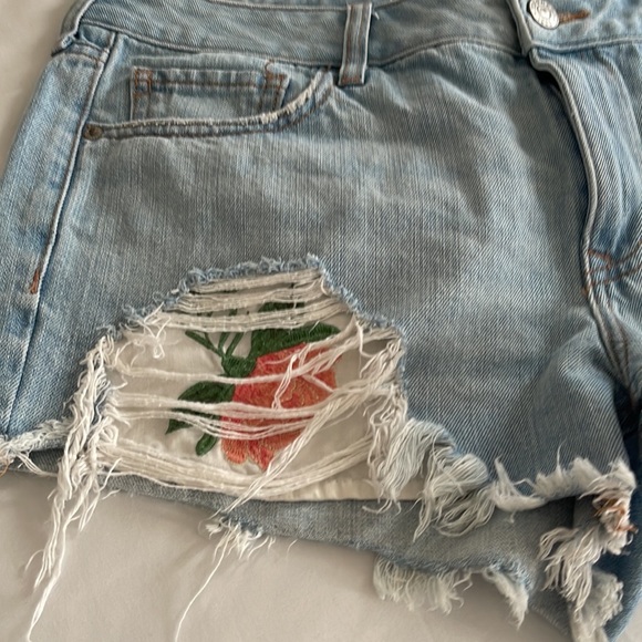 Express Low Rise Shorts - Picture 2 of 8